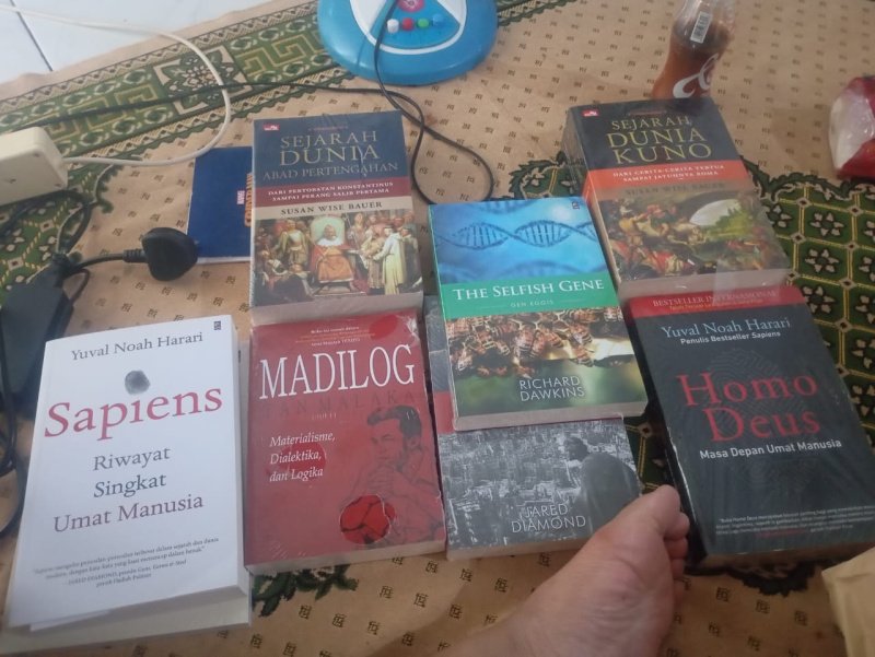 Gramedia, Tangerang, Citra Raya— Dokumentasi pribadi, 27 Agustus